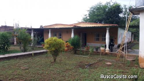 CASA EN VENTA CON AMPLIO TERRENO EN TINAQUILLO SECTOR EL JARDIN. 