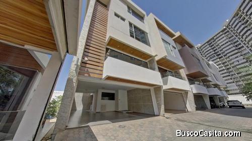 SE  ALQUILA TH VILLA HABITANIA MARACAIBO