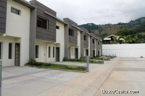 Townhouses a estrenar en venta Jardines Metropólitano