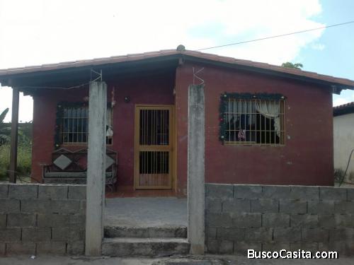 se vende comoda casa en Monay estado trujillo