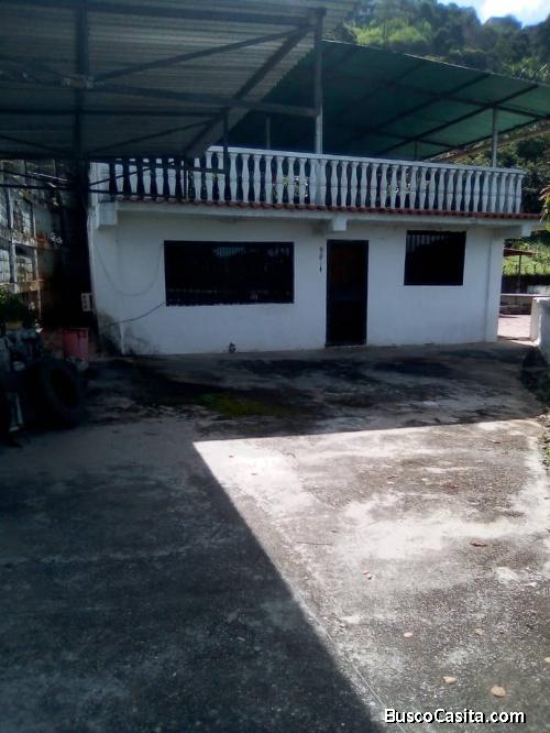 Venta de vivienda en lagunetica el pardillal los Teques
