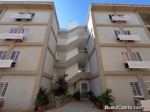 Cómodo apartamento ubicado en Residencias Jardines Los Naranjos.