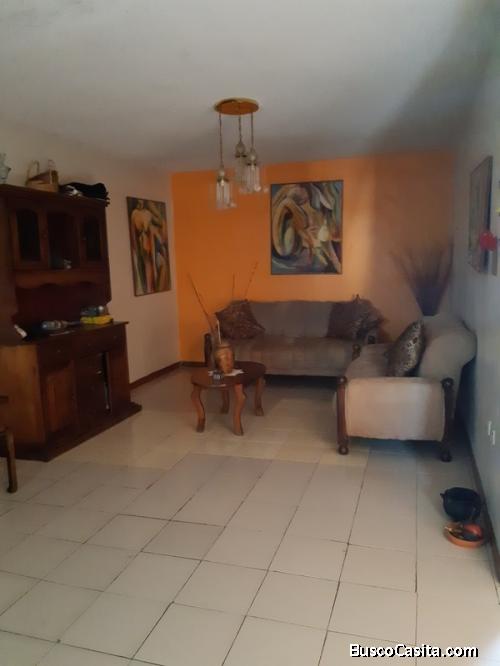 Se vende Casa en La Esmeralda, San Diego 