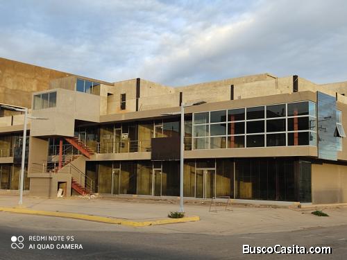 Venta de Locales Comerciales en el Centro Comercial Santorini Ave Ollarvides