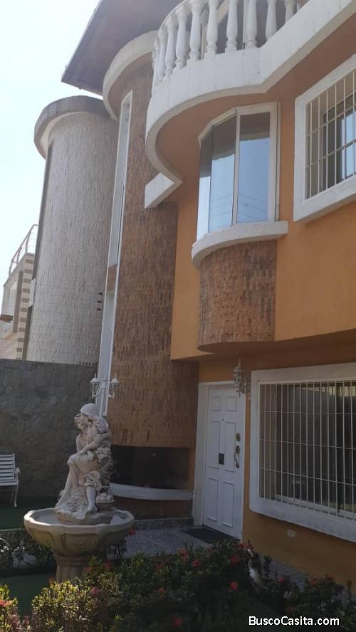 CASA QUINTA TRES NIVELES ANDRES BELLO LAS DELICIAS