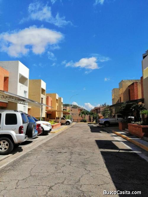 TownHouse en Altos de Guataparo. FOTH-179