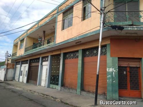 Local en Av. Urdaneta. FOL-245