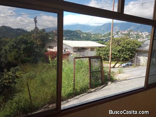 Vista a la montaña, no hay casitas alrededor