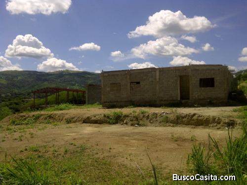 Vendo Terreno con bienhechuria