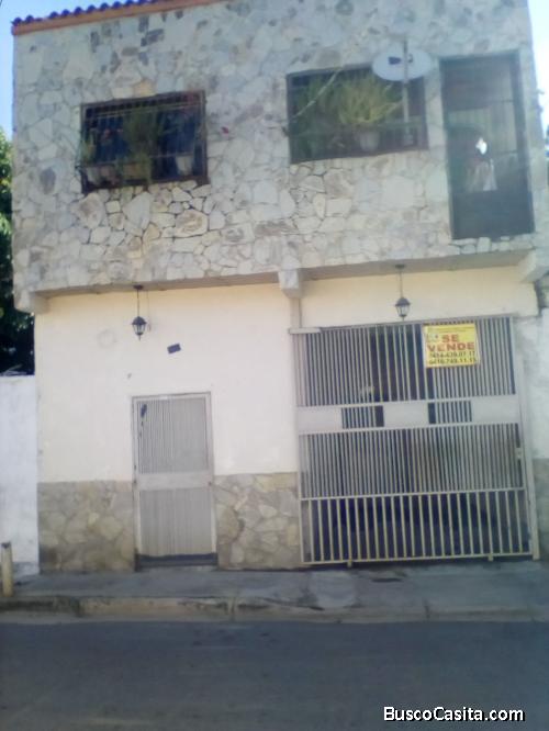 VENDO CASA 2 PLANTAS (2 CASAS EN UNA)