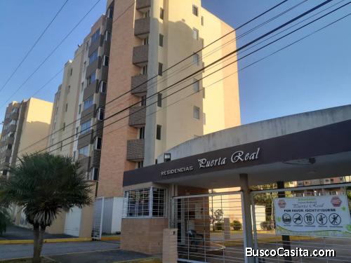 En Venta Apartamento en Res. Puerta Real Mañongo