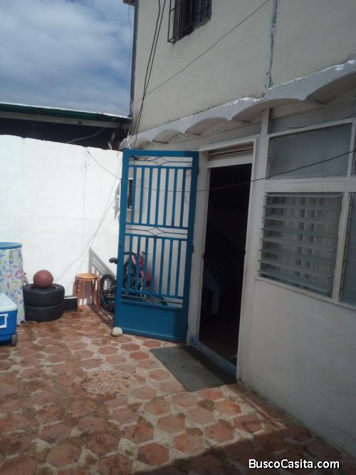 CASA DE DOS PLANTA EN LA URB OROPEZA CASTILLO SECTOR DOS PLANTAS