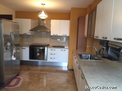 Apartamento Alquiler La Lago. API 28888