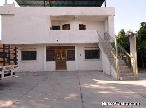 En Venta Casa Grande en Colinas de Girardot Naguanagua