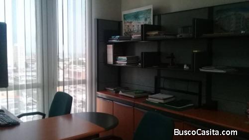 Se Alquila Oficina en Torre Banco Industrial