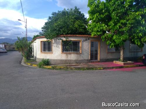 En Venta Casa de Esquina en El Morro San Diego