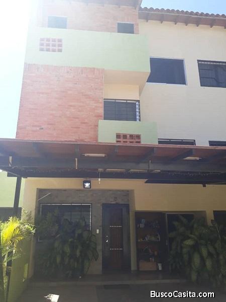 En Venta Townhouse en Res. Rusticana Country Naguanagua