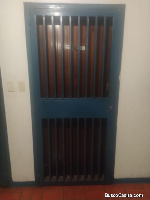 SE VENDE APARTAMENTO 3 HABITACIONES CERCA DEL METRO LA PAZ