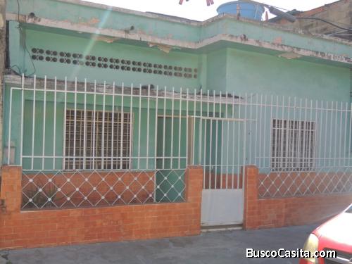 CASA EN VENTA DE OPORTUNIDAD EN LA ROMANA