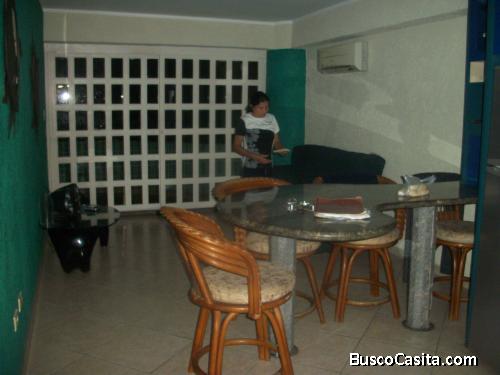 ALQUILO APARTAMENTO EN BAJADA DEL PLAYÓN 