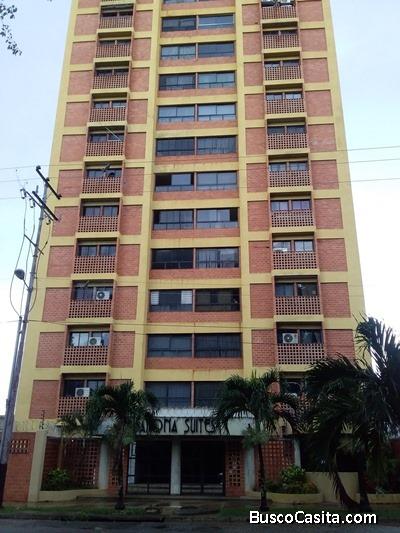 En Venta Apartamento en Res. Bayona Suites Mañongo