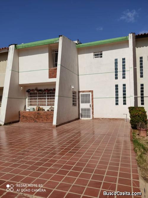 SE VENDE APARTAMENTO EDIFICIO EL CUJI EN AV GOAJIRA