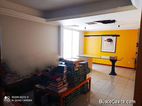 SE VENDE OFICINA  EN LA LAGO