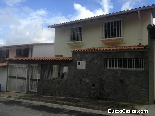 SE VENDE Hermosa Casa Macaracuay, zona privada y muy segura