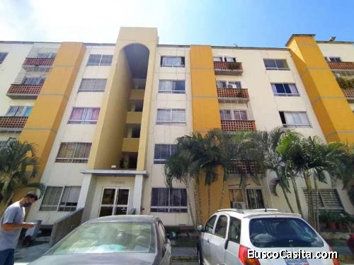 Sky Group Alquila Apartamento en Res. Valles del Nogal, San Diego.