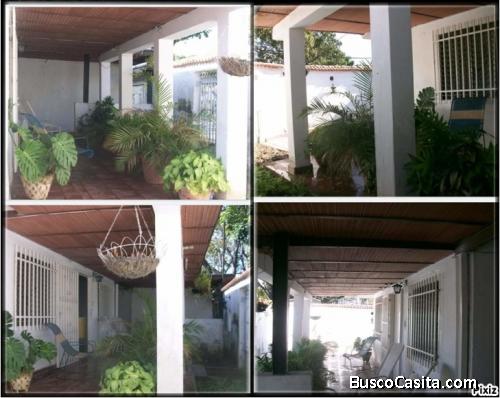 Bella casa en Urb Mata Redonda, cero riesgo en época de lluvia