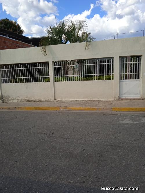 Vendo casa 4 bb 3 baños en urbanismo privado