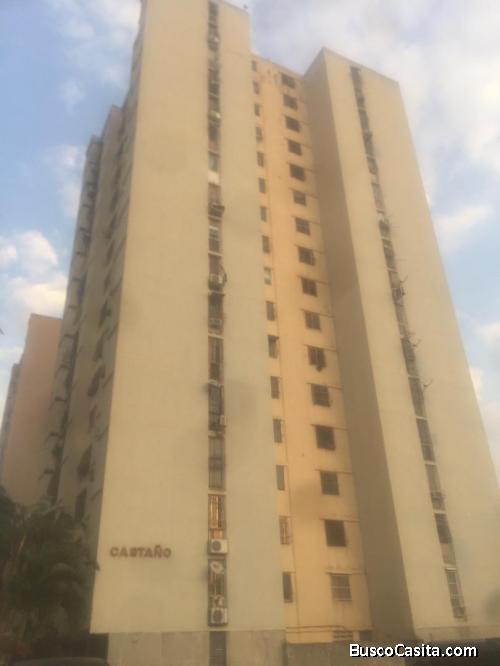 Vende Apto en Naguanagua, Conjunto Residencial Los Caracaros 82mts2