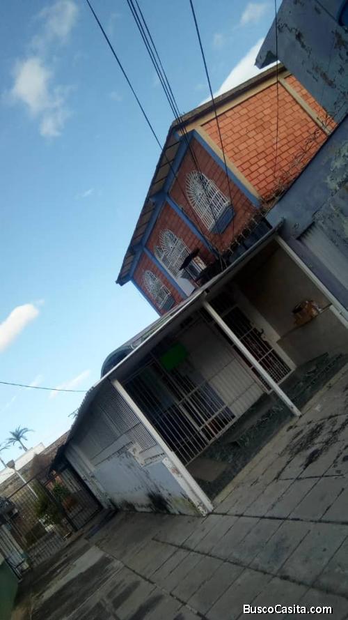 Vende Casa 2 Plantas en URB. San Blas 1 300mts2 COD VC-560