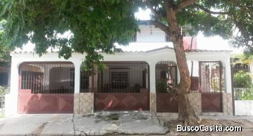 Vende Casa Quinta Semiamoblada  de 3 plantas en la Fundación Mendoza