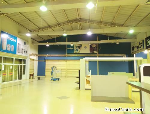 Amplio local Comercial, Lecheria