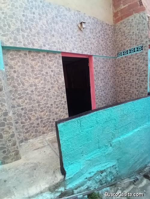 Casa de 2 Pisos, con entradas independientes 