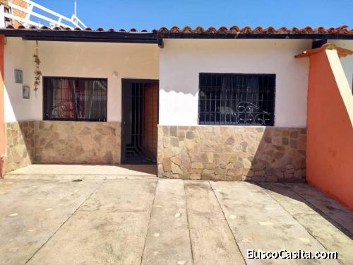 SKY GROUP PLATINUM VENDE Casa en Lomas de la Hacienda, San Diego