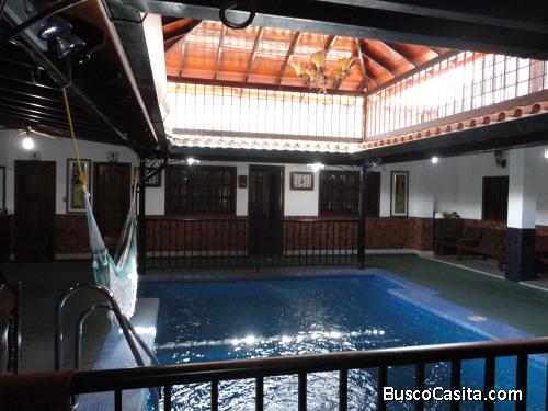 ESPECTACULAR CASA QUINTA  ESTANCIA DE MACARAPANA CON PISCINA