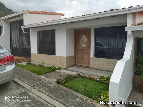 CASA UNIFAMILIAR ESQUINA TIMOTES MERIDA CONJUNTO PRIVADO