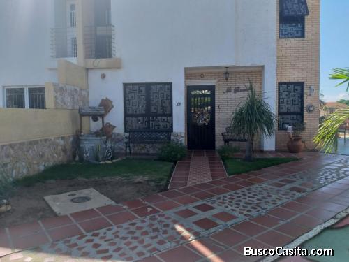 TOWNHOUSE EN VENTA SECTOR AMPARO MLS #20-15336