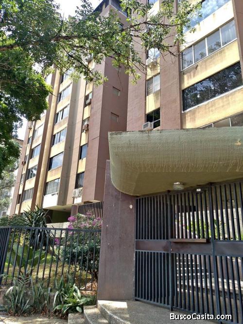 SKY GROUP PLATINUM VENDE Apartamento en el Trigal Centro.