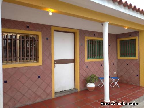 Hermosa Casa en hoyo de la puerta-baruta caracas 