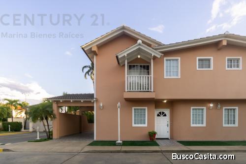 Espectacular Townhouse SUN WAY VILLAGE  - Lechería