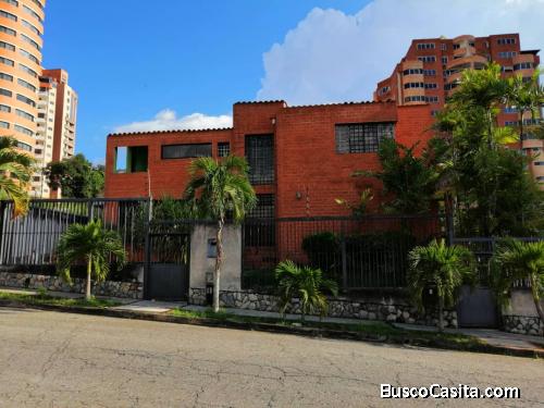 SKY GROUP PLATINUM VENDE ⁣Casa en El Bosque, Calle Cerrada