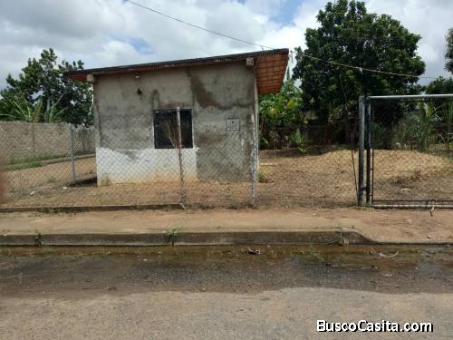 Se vendé casa en excelente condiciones