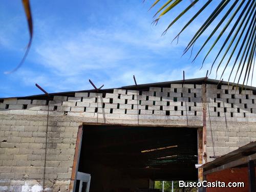 SKY GROUP PLATINUM VENDE Galpón en Naguanagua.