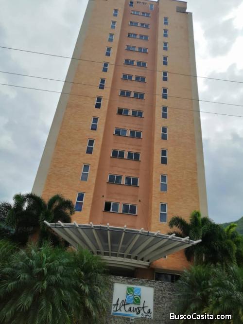 SKY GROUP PLATINUUM VENDE Apartamento en Mañongo.