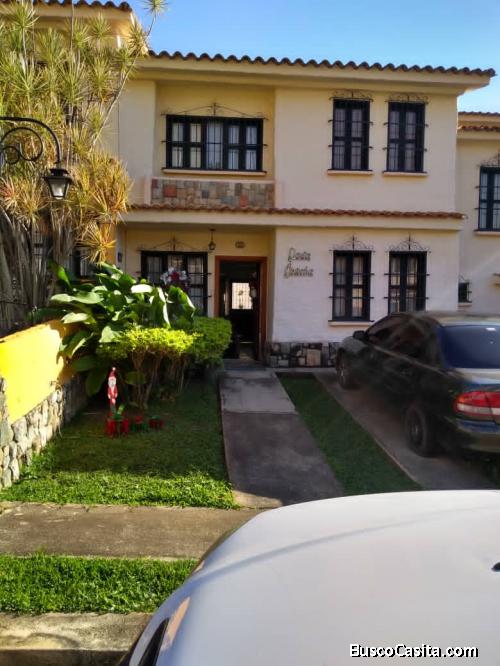 TOWN HOUSE EN EL RINCÓN, MAÑONGO. RESD LOS TOTUMITOS