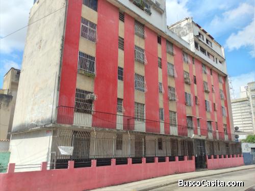 Apartamento Familiar, cerca del Metro y de la Av. Andrés Bello. 