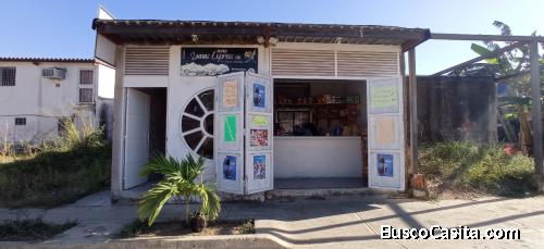 Casa con Local en San Diego Urb Lomas de la Hacienda 